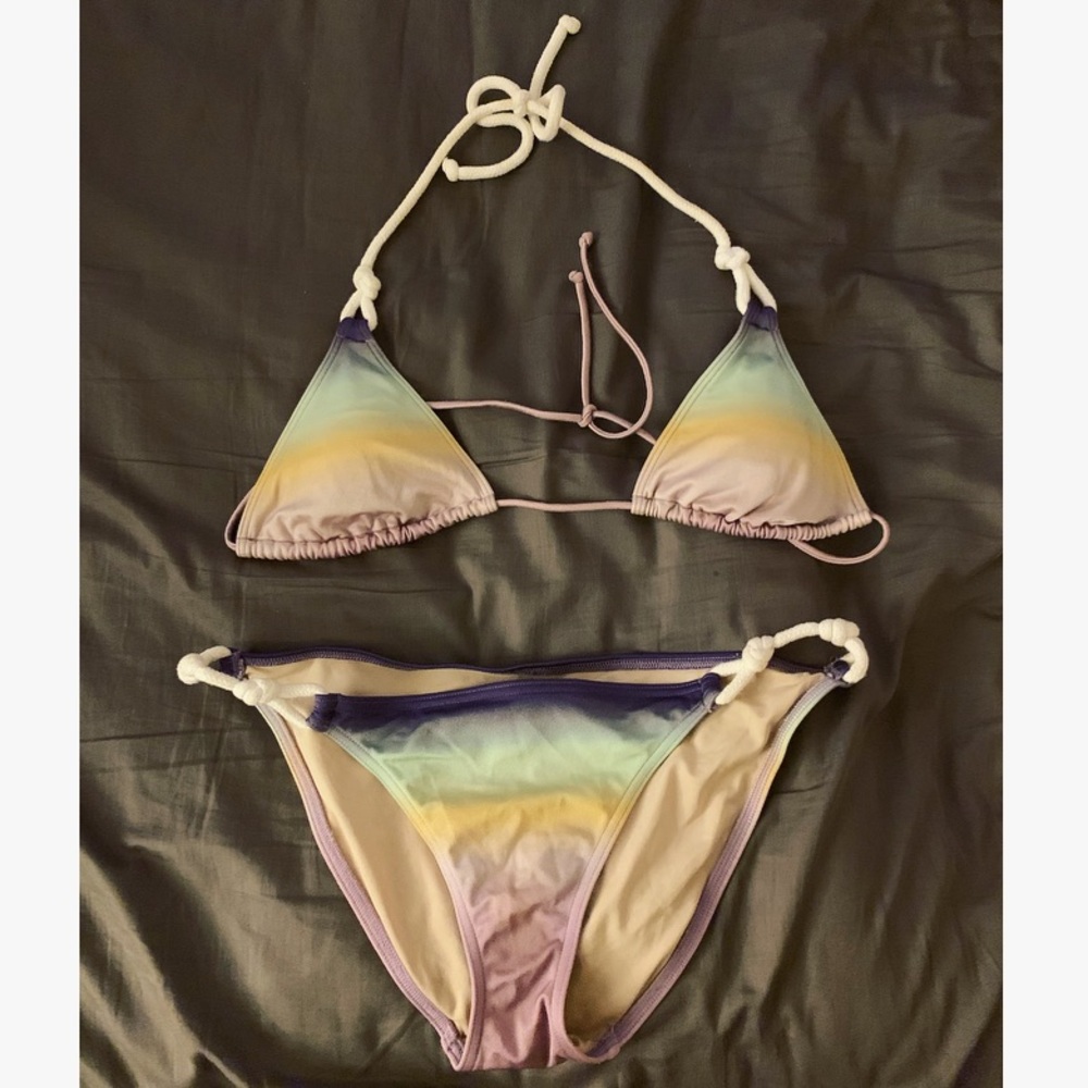 Victoria’s Secret bikini